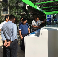 深圳市城管局分類中心調研鹽田區智能投放設備使用情況