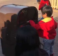 上海垃圾桶開口說話談環保，科技推動社會進步