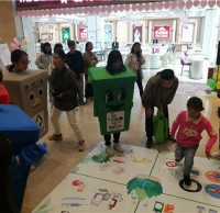 世界地球日-移動(dòng)的“垃圾桶”宣傳分類環(huán)保