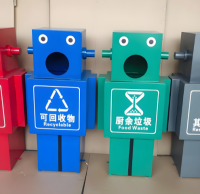 當垃圾桶穿上金屬外衣，化身機器人守護城市