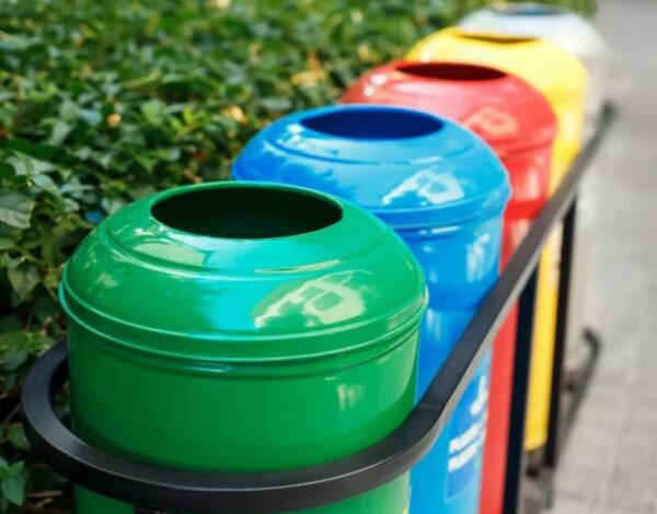 分類(lèi)垃圾桶