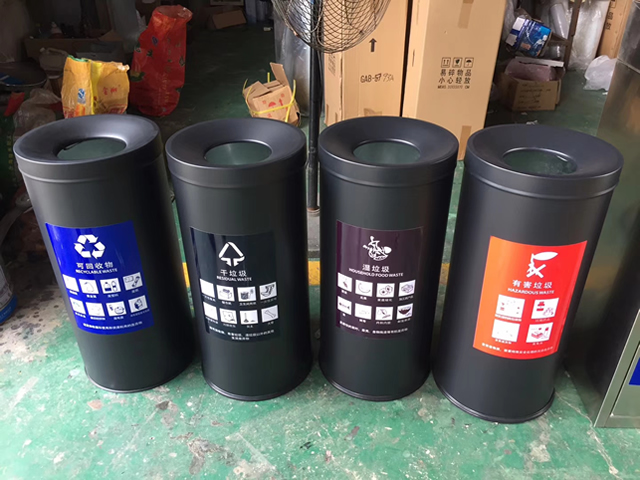 室內(nèi)立式直投口烤漆不銹鋼分類垃圾桶