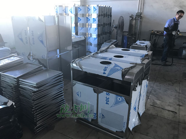 不銹鋼分類垃圾桶生產圖